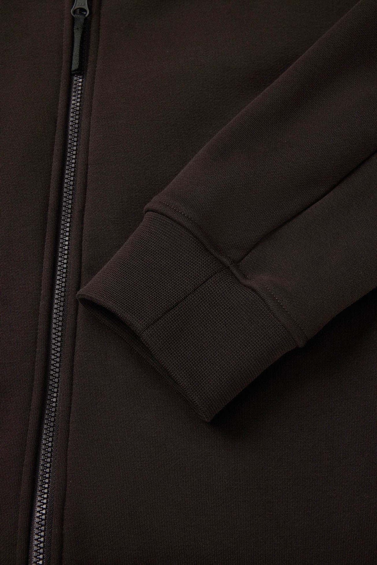 Structured yet comfortable fit