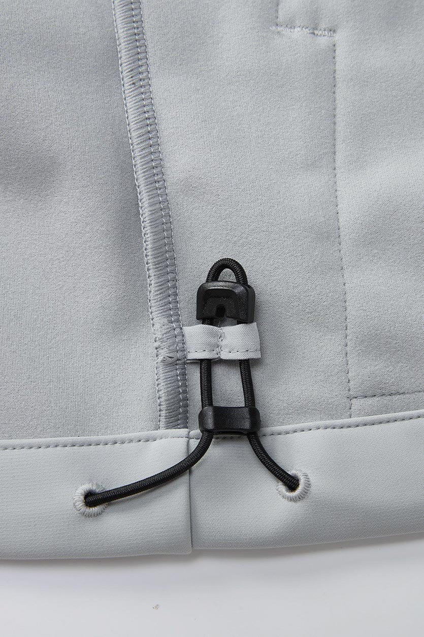 Soft fleece lining for added warmth in cooler weather