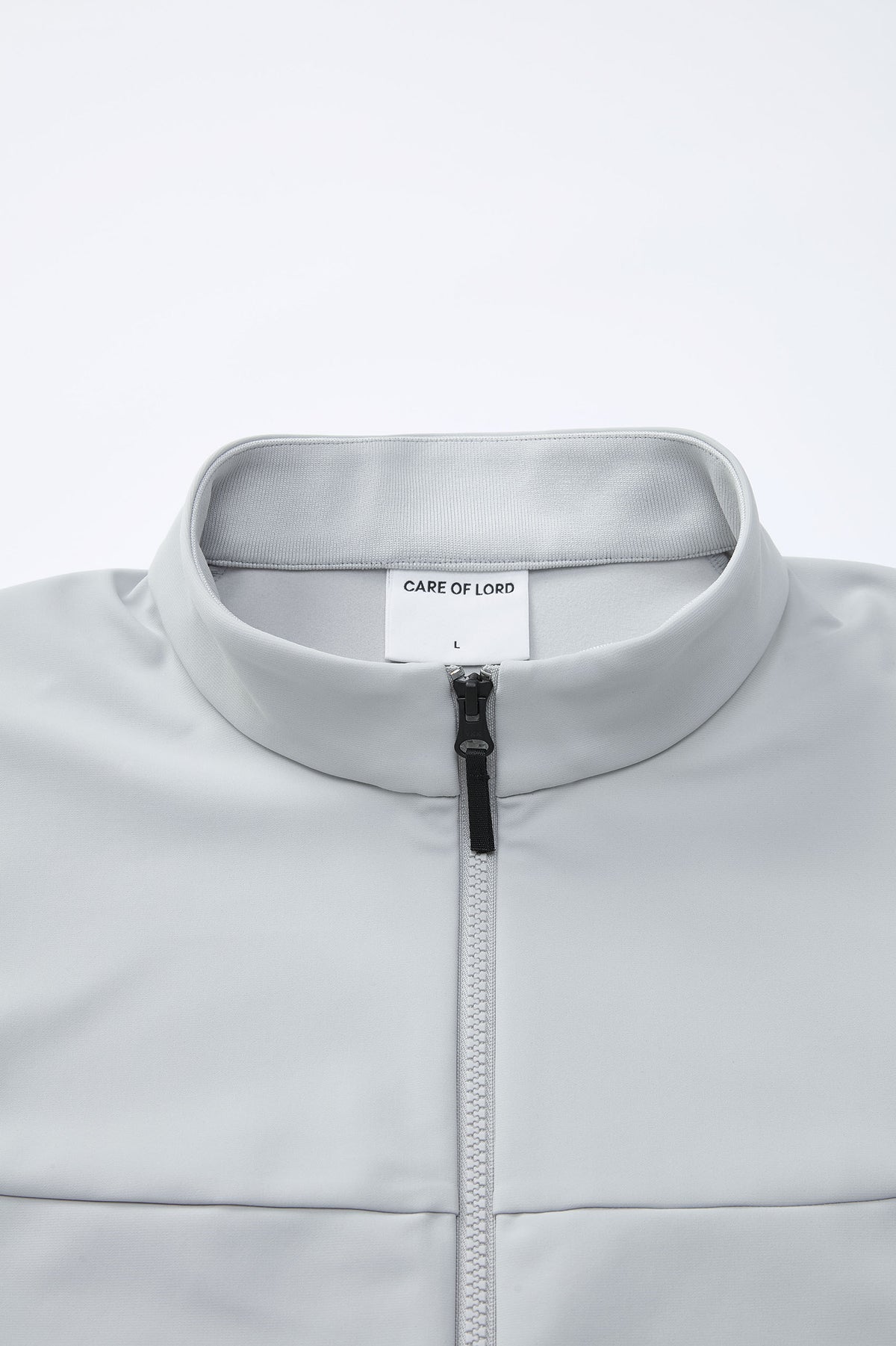Ribbed stand collar for a comfortable, structured fit
