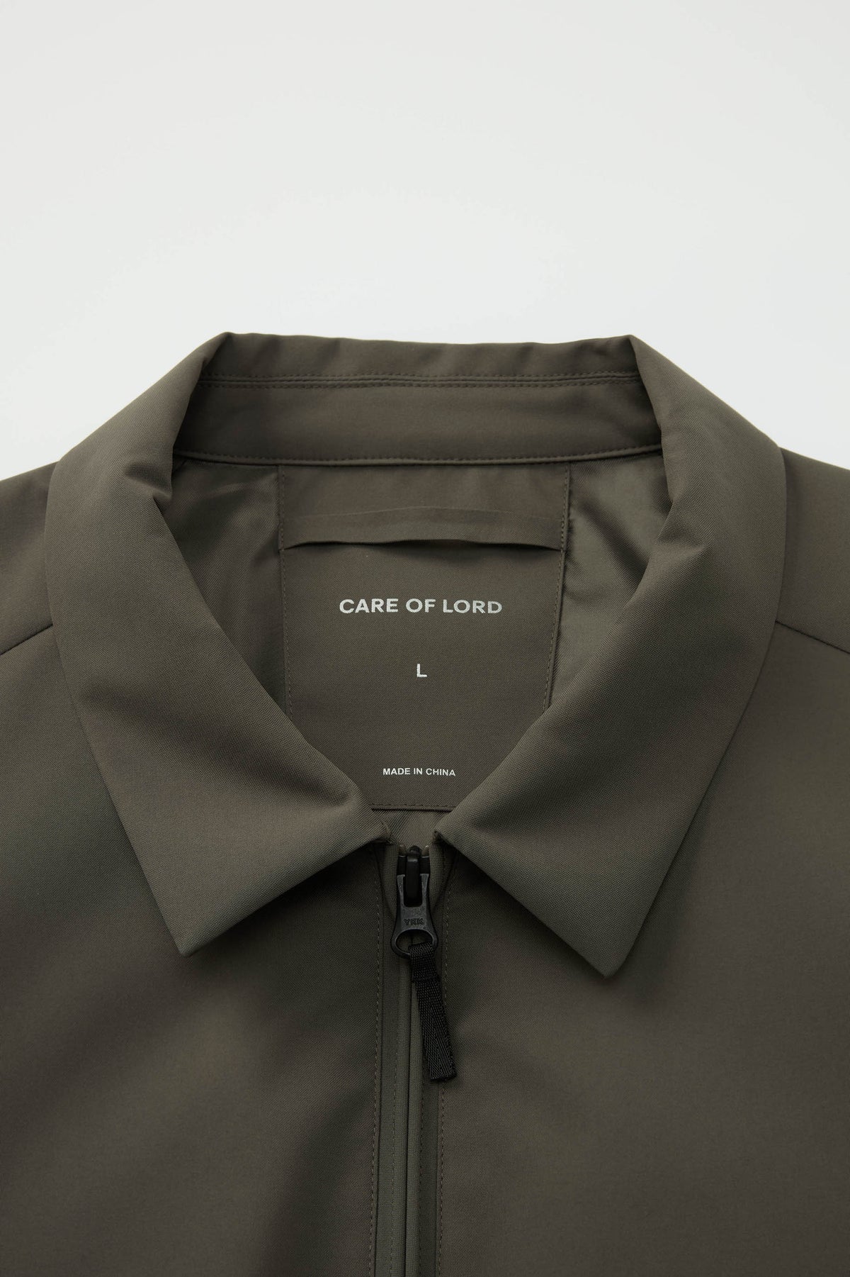 Refined small-collar design