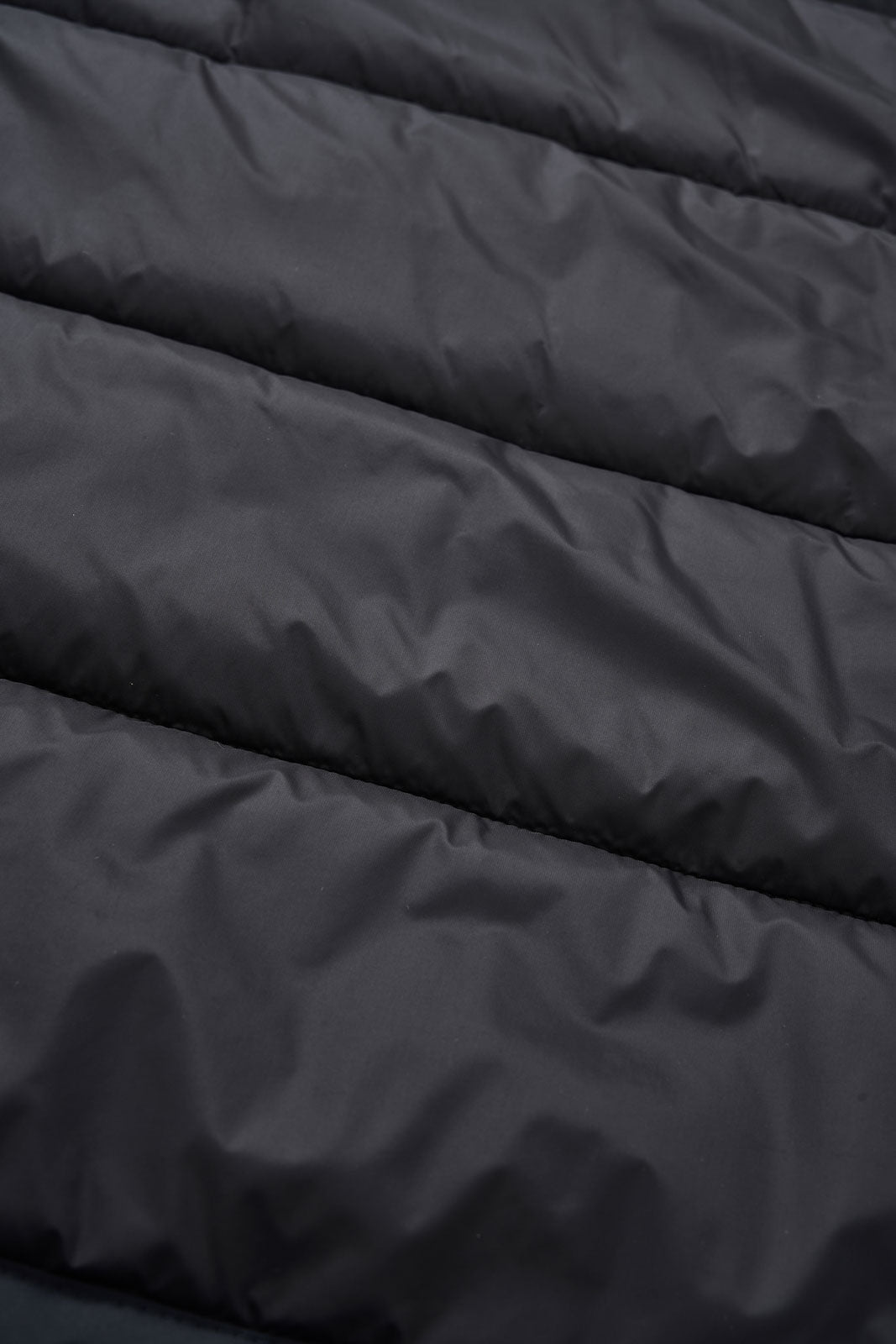 PrimaLoft® Gold 200g/m² insulation for enhanced cold-weather warmth