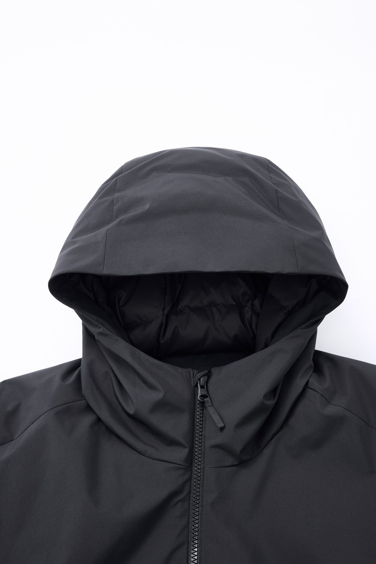Lightweight 2L construction for reduced weight and noise